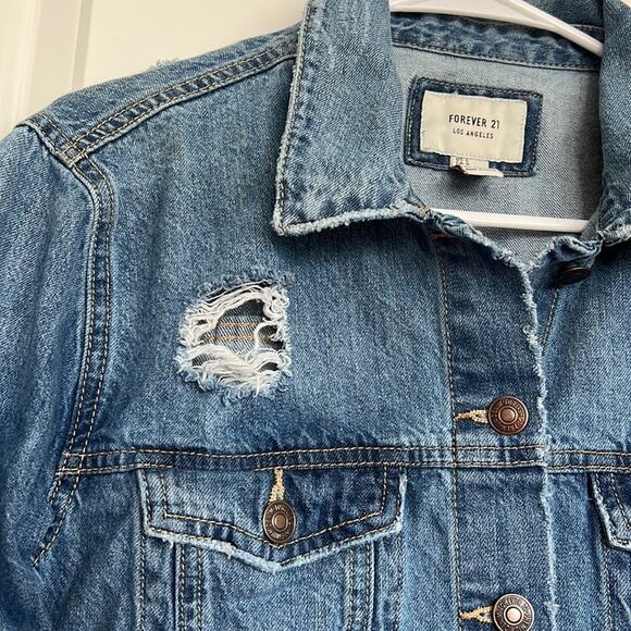 Forever 21 Women’s Blue Medium Wash Distressed Button Up Denim Jacket Size L‎ - Picture 3 of 13